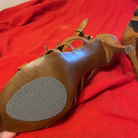 Tan strapy 3”heels - Picture 4 of 5